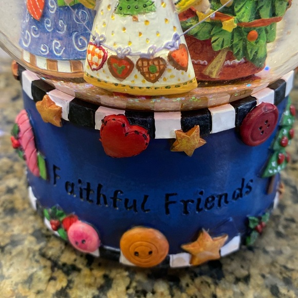 San Francisco Musical Snow Globe "Faithful Friends" Debra Jordan Bryan - Picture 3 of 9